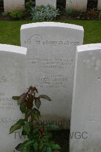 Lillers Communal Cemetery - Indar Singh, 